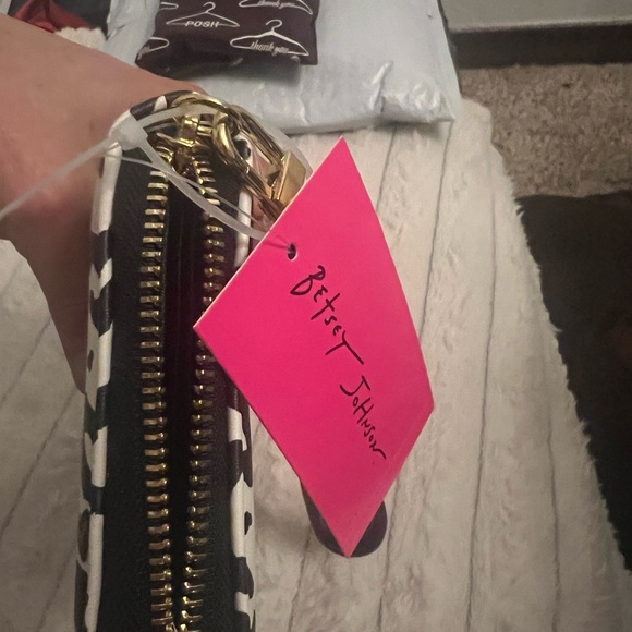 Betsey Johnson Black and Brown Leopard Print Wristlet - Picture 5 of 6